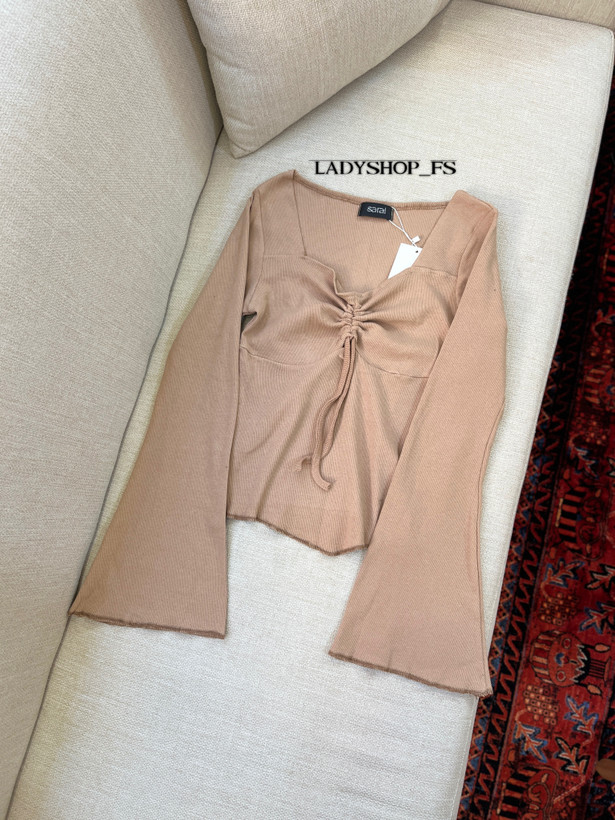 بلوز کبریتی آستین کلوش کرم