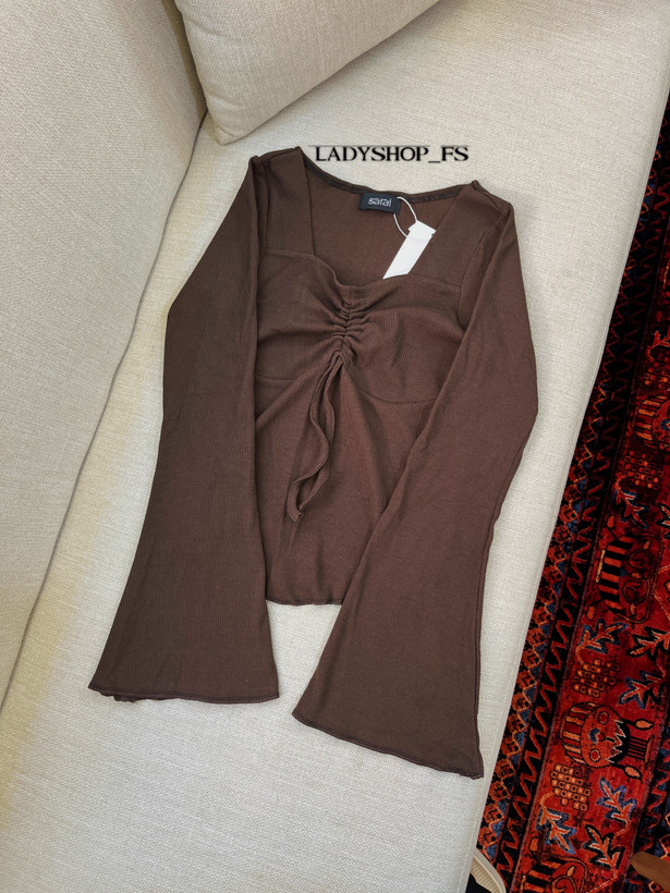 بلوز کبریتی آستین کلوش موکایی